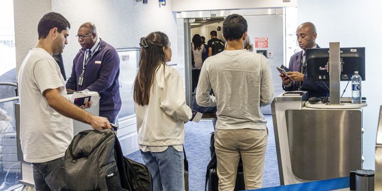 American Airlines boarding