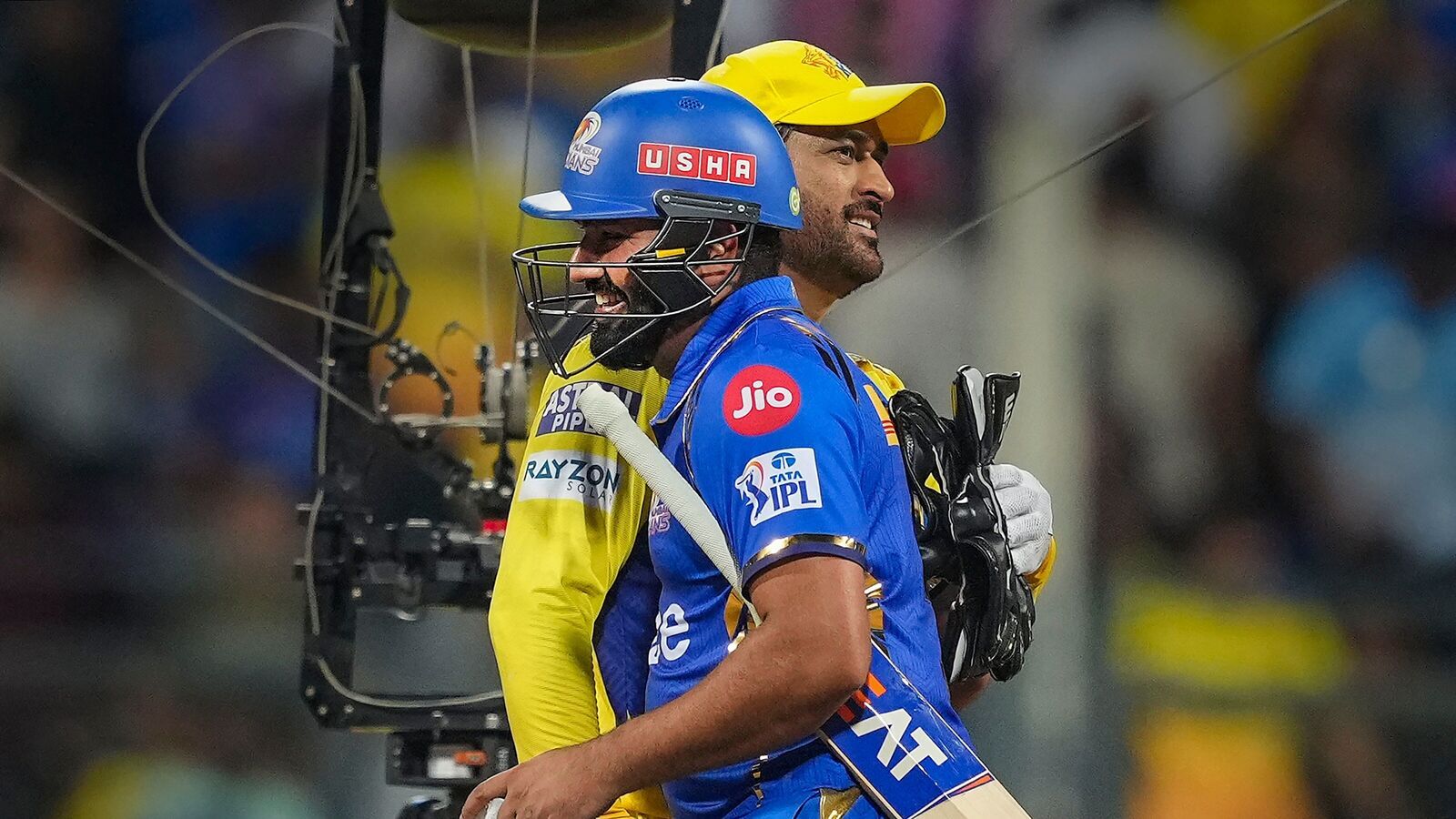 Mi Vs Csk Ipl Ms Dhoni Hugs Rohit Sharma After Hitman Mi Vs